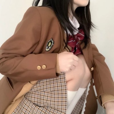 踮起脚尖靠近你